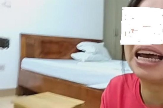 Trắng đêm bị ‘thao túng tâm lý’ trong nhà nghỉ, người phụ nữ phải viết 11 bản tường trình để chứng minh không liên quan đến 3 tỷ ‘tiền bẩn’
