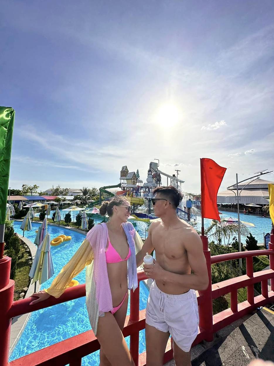 Vợ mẫu Tây của thủ môn Bùi Tiến Dũng đắt sô và ngày càng sexy-10