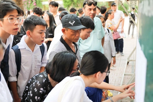 Hôm nay là hạn cuối đăng ký nguyện vọng vào lớp 10 ở Hà Nội-2