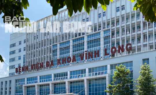 Vĩnh Long: Một người nhảy từ lầu 6 của bệnh viện, nghi bị tâm thần-1