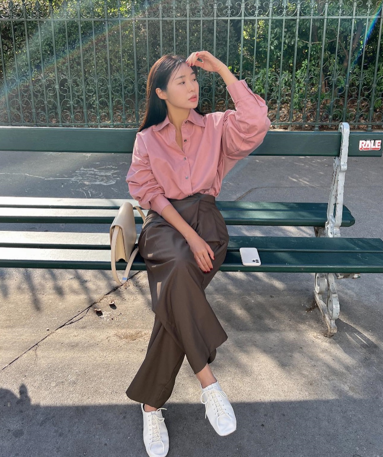 10 set đồ toàn item cơ bản giúp bạn mặc đẹp không cần nghĩ nhiều-5