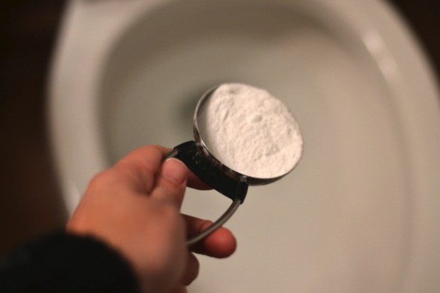 Người dùng chia sẻ cách thông bồn cầu tắc chỉ với 5.000 đồng, liệu có hiệu quả không?-5