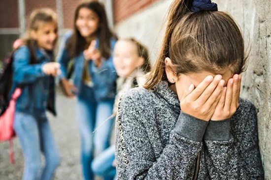 Trẻ hỏi “Con được đánh trả khi bị bạn đánh không?”, câu trả lời của giáo sư tâm lý gây bất ngờ