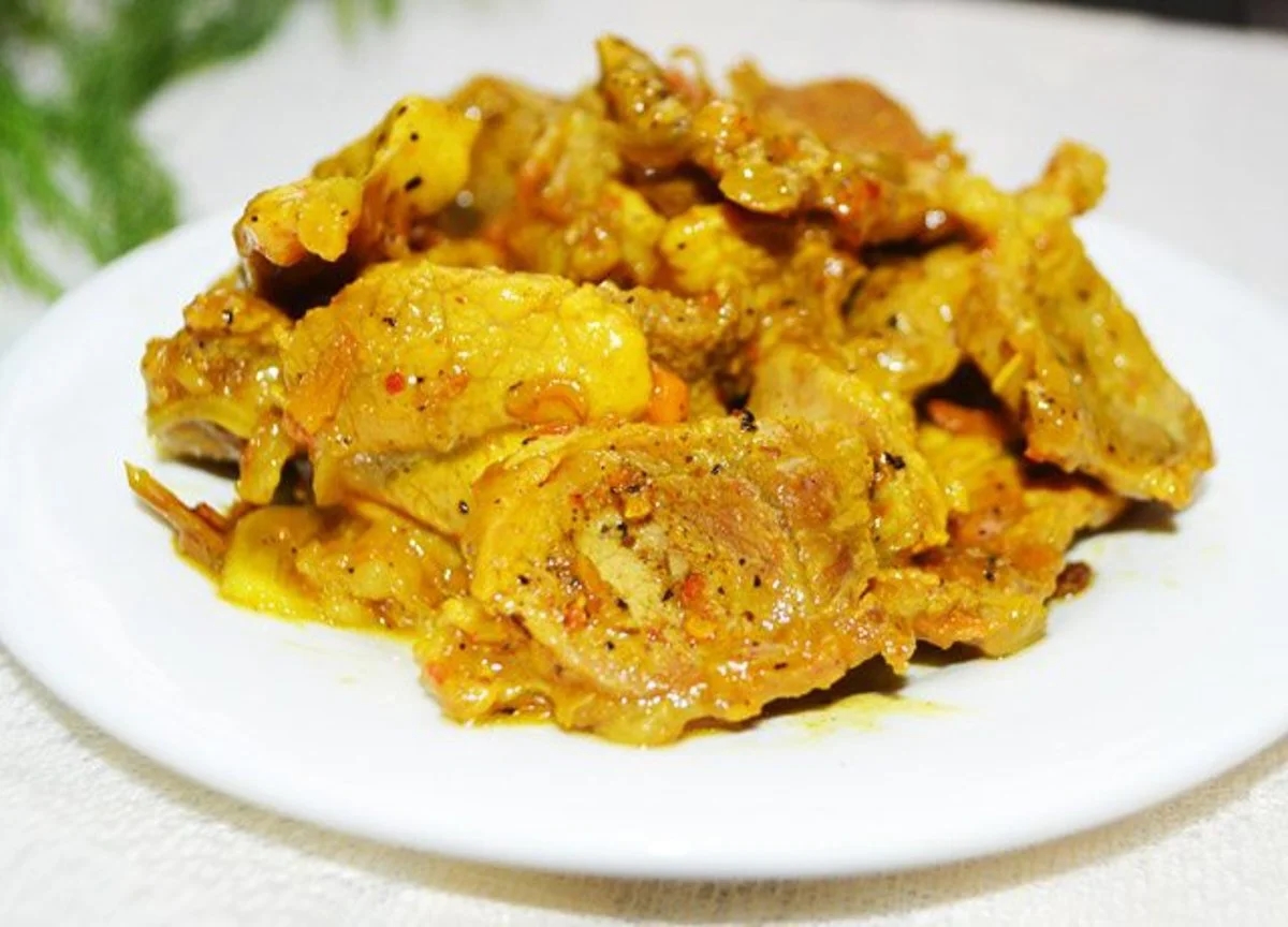 Vì sao cơm cữ cho bà đẻ không thể thiếu 2 món canh rau ngót và thịt nạc rang nghệ?-2