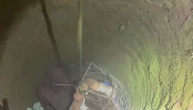 Nghẹt thở giải cứu cô gái rơi xuống giếng sâu 18 m ở Đắk Lắk-1