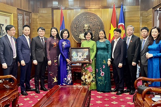 Đoàn đại biểu thành phố Hà Nội thăm và làm việc tại Luông Phra Băng và kết thúc tốt đẹp chuyến công tác tại Lào