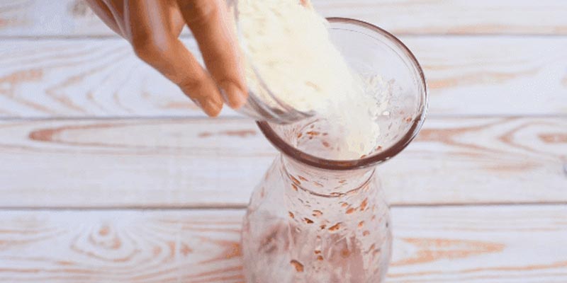 Làm sạch bình hoa, chai lọ nhanh chóng chỉ với các nguyên liệu sẵn có-1