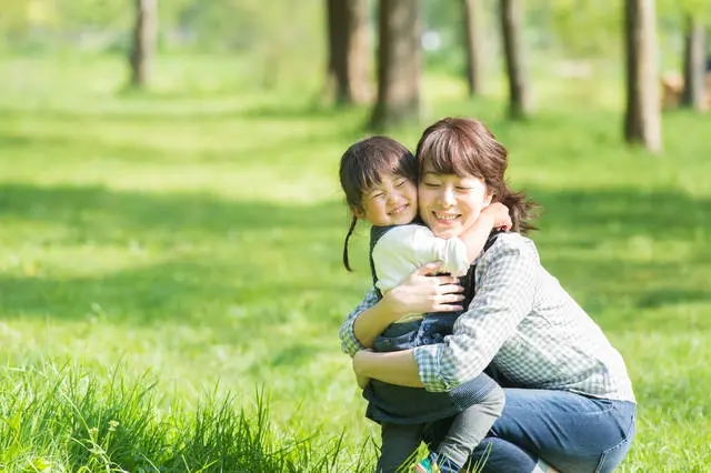 3 điều nên làm thường xuyên để trẻ lớn lên vẫn muốn thể hiện tình cảm với mẹ-1