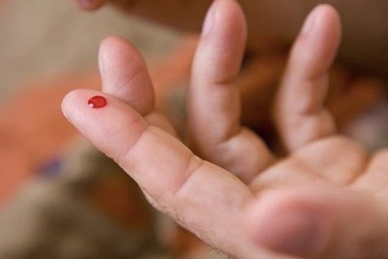 Vợ suýt hại chồng vì nghe người quen chích máu tay chân chữa đột quỵ