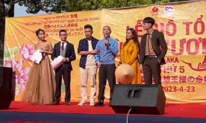 NSND Công Lý nghẹn ngào trước tình cảm của khán giả tại Nhật-1