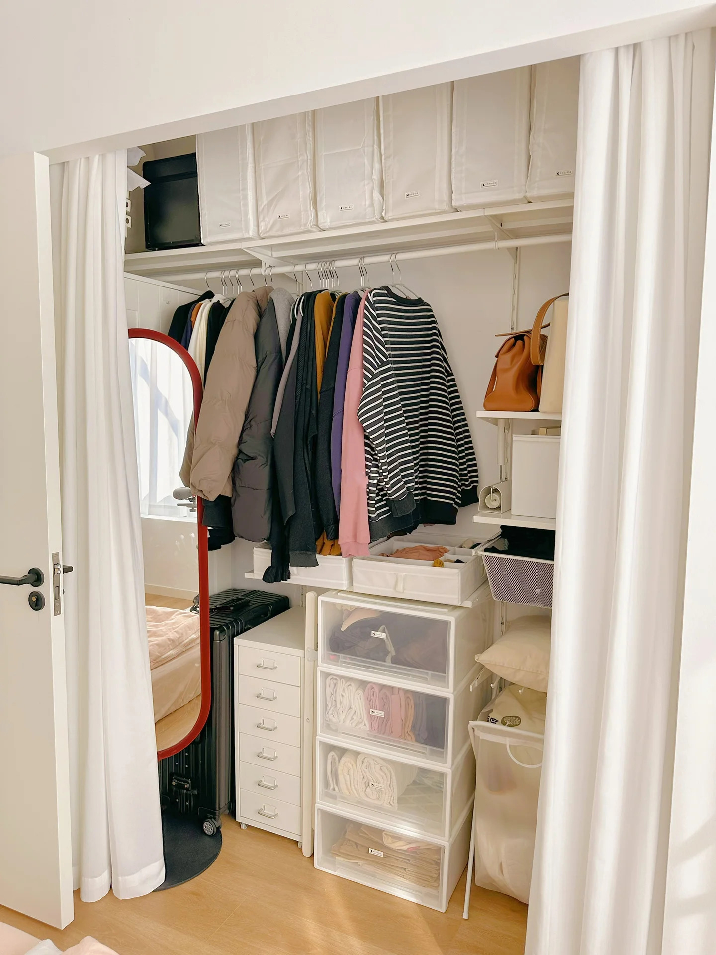 Mẹ 2 con khéo thiết kế căn hộ nhỏ 43m² thành không gian sống ấm cúng-9