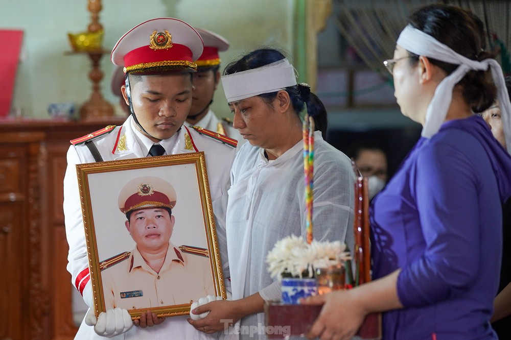 Anh hãy nghỉ đi, nhiệm vụ có đồng đội anh thay thế, phụng dưỡng cha mẹ đã có em và anh chị-10