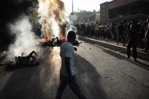 13 người bị thiêu cháy giữa phố ở Haiti-1