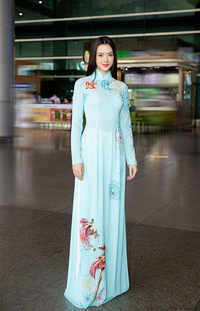 Vẻ đẹp lai của Hoa hậu Hoàn vũ Thái Lan 2020 khi đến Việt Nam-1