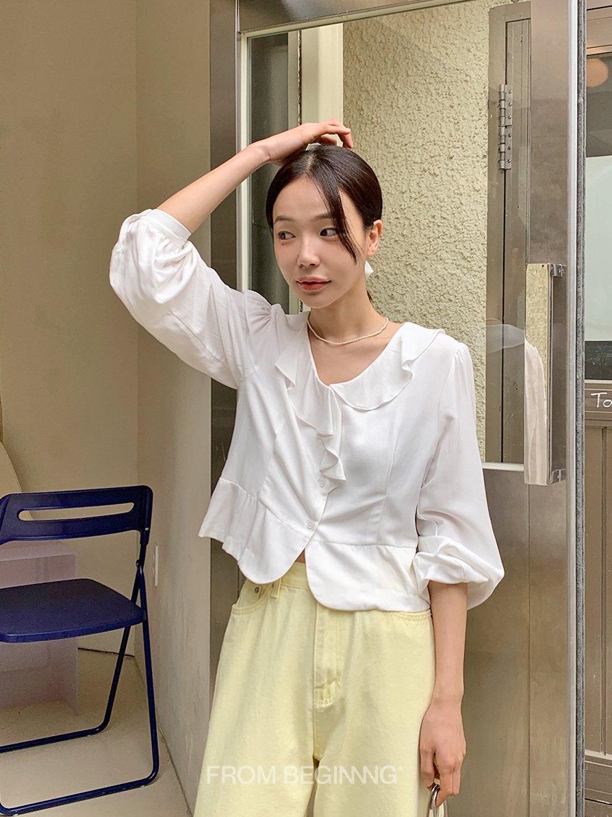 Cứ kết hợp áo blouse với 4 kiểu quần này thì ai cũng khen bạn có gu thẩm mỹ-7