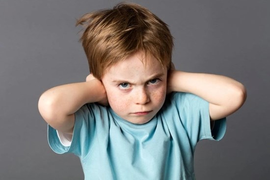 5 bước cha mẹ nên làm để giúp con tự giác nhận lỗi