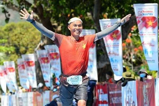 Bị ung thư máu vẫn hoàn thành marathon 70km: Thần chết cũng phải chào thua tôi