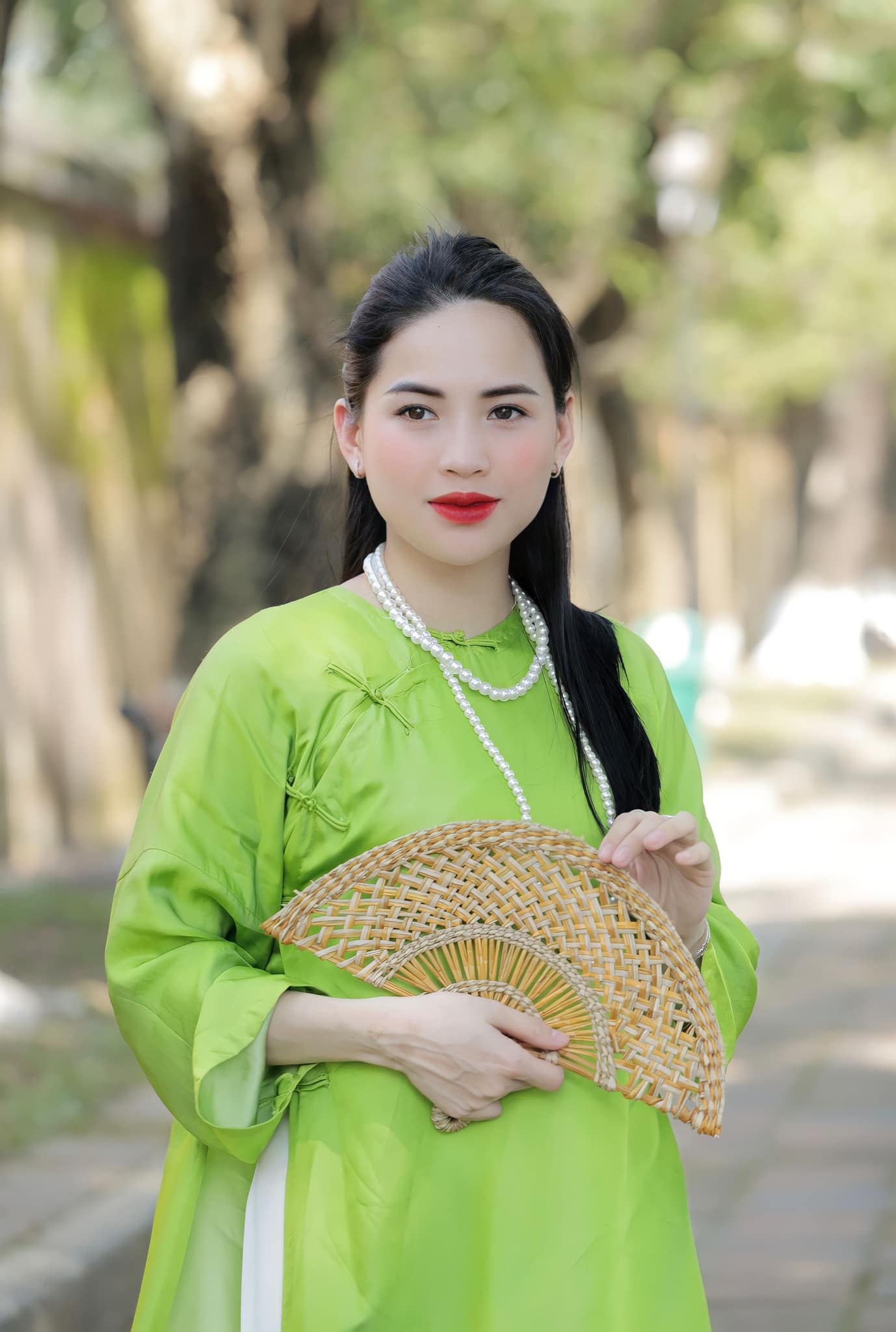Cô gái tự nhận dựa hơi chiến thần review Võ Hà Linh để kiếm tiền từ bán hàng online: Dân mạng tranh cãi trái chiều-4