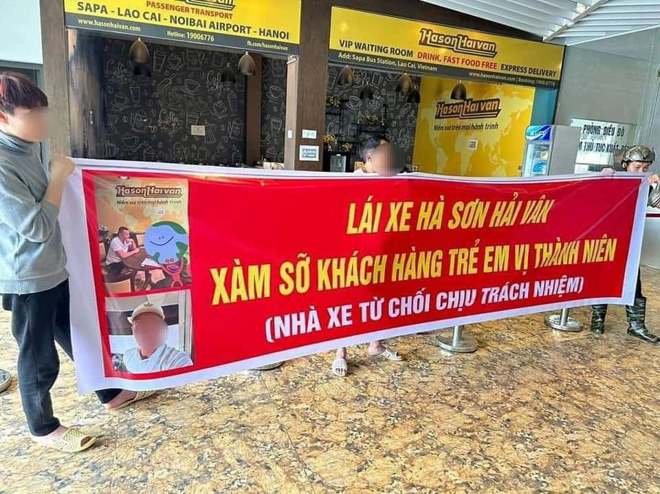 Công an làm việc với tài xế xe khách bị tố sàm sỡ hành khách trẻ em vị thành niên-1