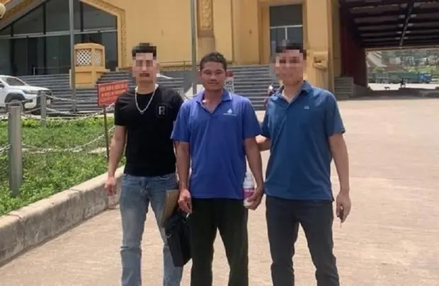 Kẻ trốn truy nã ở Lào ra đầu thú sau 20 năm-1