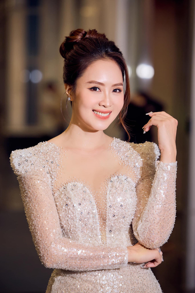 Hồng Diễm biến hóa với đủ kiểu tóc-3