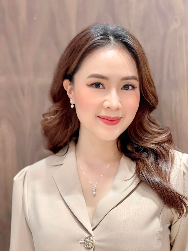 Hồng Diễm biến hóa với đủ kiểu tóc-16