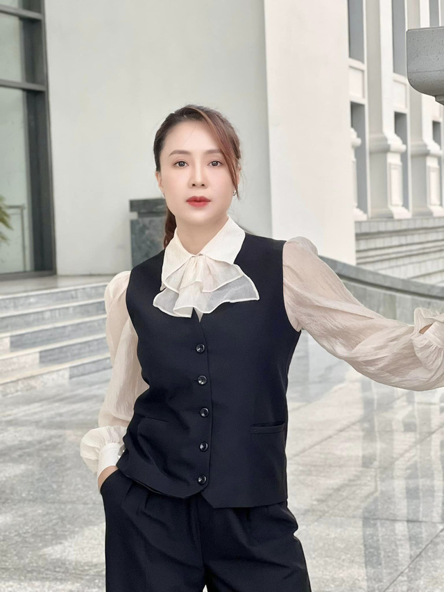 Hồng Diễm biến hóa với đủ kiểu tóc-28