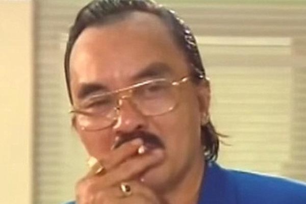 Diễn viên Cảnh sát hình sự Hồng Đức nắm chặt tay vợ rồi ra đi-4