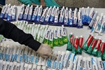 Chị đại U70 đưa 200 triệu cho đàn em đi mua ma túy về bán kiếm lời-3