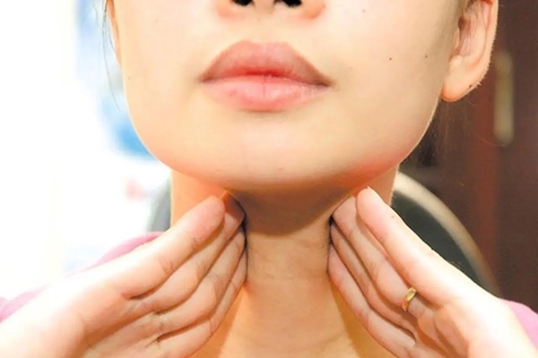 Căn bệnh cường giáp như hoa hậu Phương Khánh đang điều trị ảnh hưởng thế nào với phụ nữ?-5