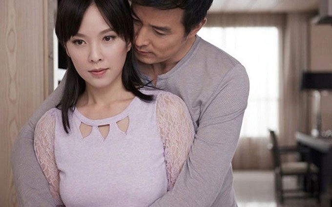 Vô tình vào máy tính, vợ đau đớn phát hiện bí mật động trời của chồng-1