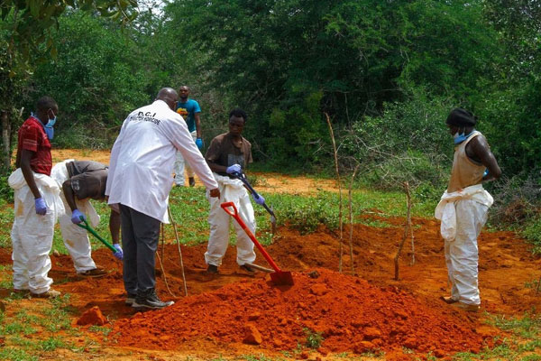 Sau giáo phái nhịn đói, thêm mục sư Kenya bị nghi thảm sát tín đồ-1