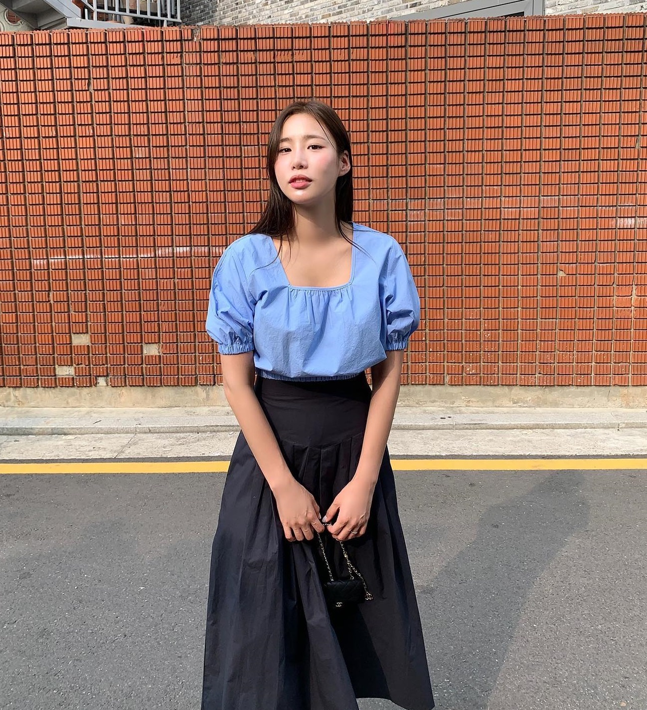 10 cách diện chân váy màu trung tính giúp nàng mặc đẹp mọi lúc mọi nơi-8