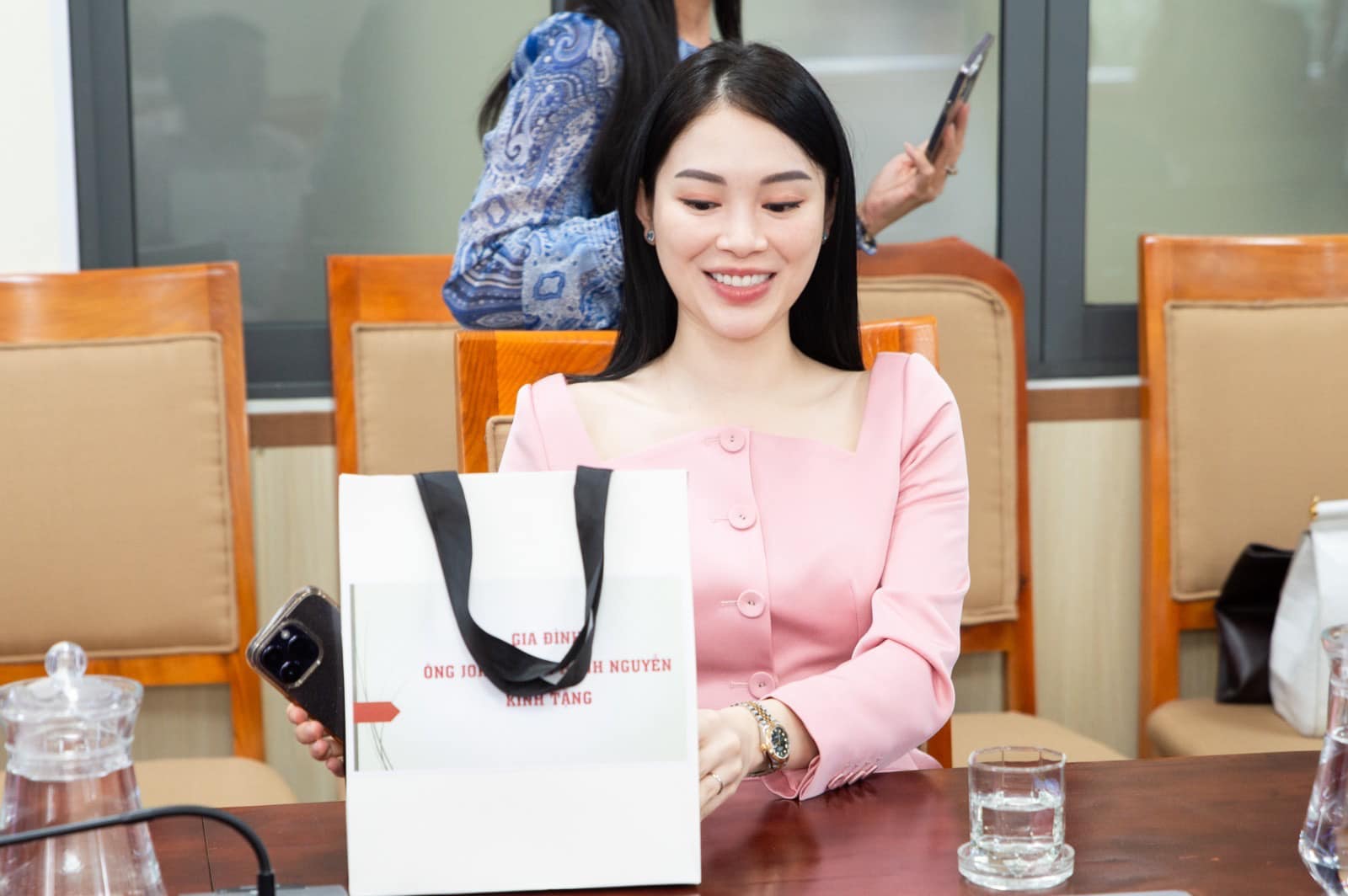 Linh Rin - Phillip Nguyễn xin lỗi và tiết lộ lý do huỷ đám cưới tại TP.HCM vào cuối tháng 4-2