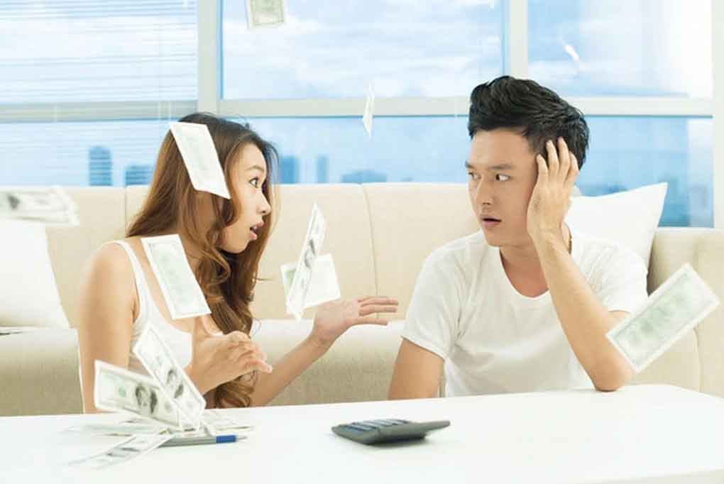 Từ khi có hàng xóm mới, vợ chồng tôi thường xuyên lục đục-1