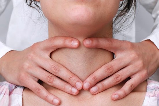 Ung thư tuyến giáp có di truyền không?
