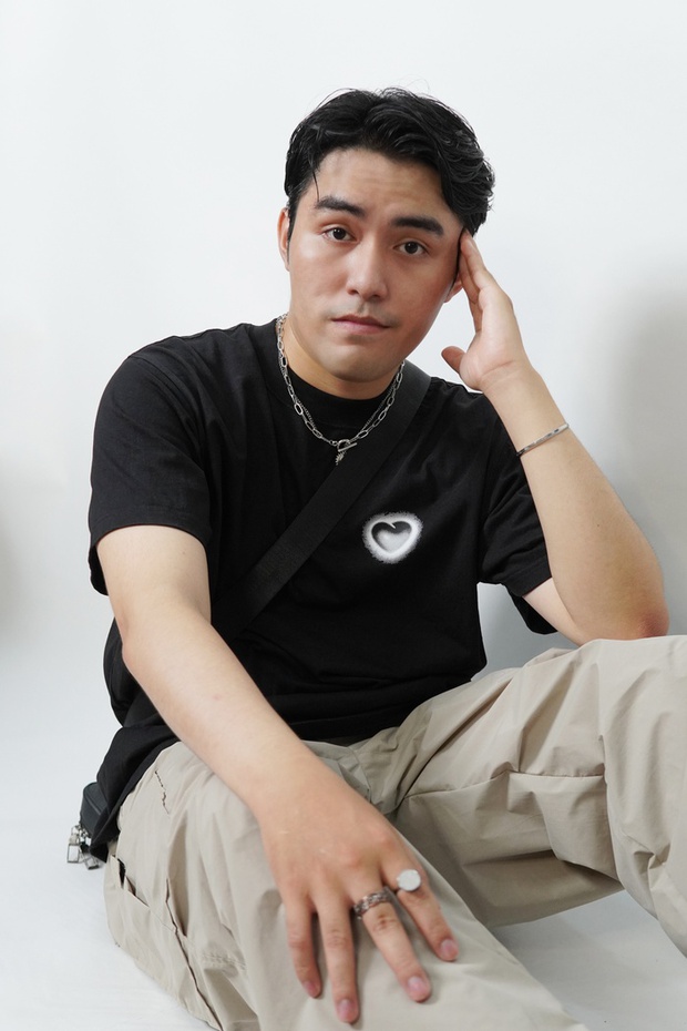 Livestream bán hàng dịp lễ kiếm 30 - 40 triệu/ngày, tắt điện thoại là toàn thân rã rời-1