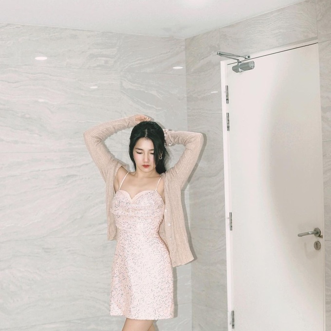 Cuộc sống toàn đồ hiệu, đi xe tiền tỷ của hot girl Kiều Trinh Xíu-1