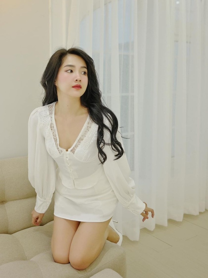 Cuộc sống toàn đồ hiệu, đi xe tiền tỷ của hot girl Kiều Trinh Xíu-5