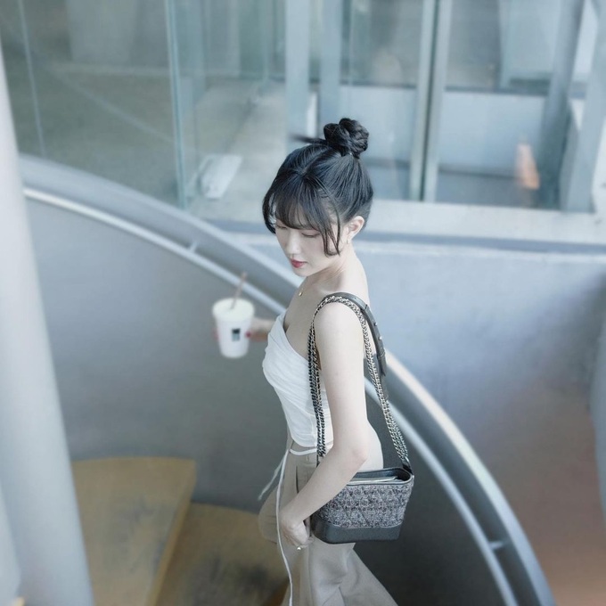 Cuộc sống toàn đồ hiệu, đi xe tiền tỷ của hot girl Kiều Trinh Xíu-7