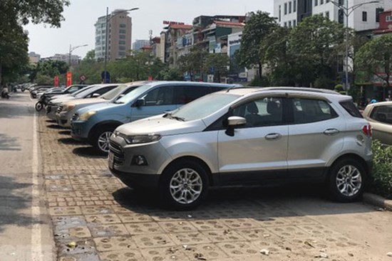 Dịch vụ thuê xe tự lái tăng giá dịp nghỉ lễ