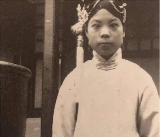 Bất ngờ với những bức ảnh lột tả chân thực nhan sắc phi tần cuối Thanh triều-6