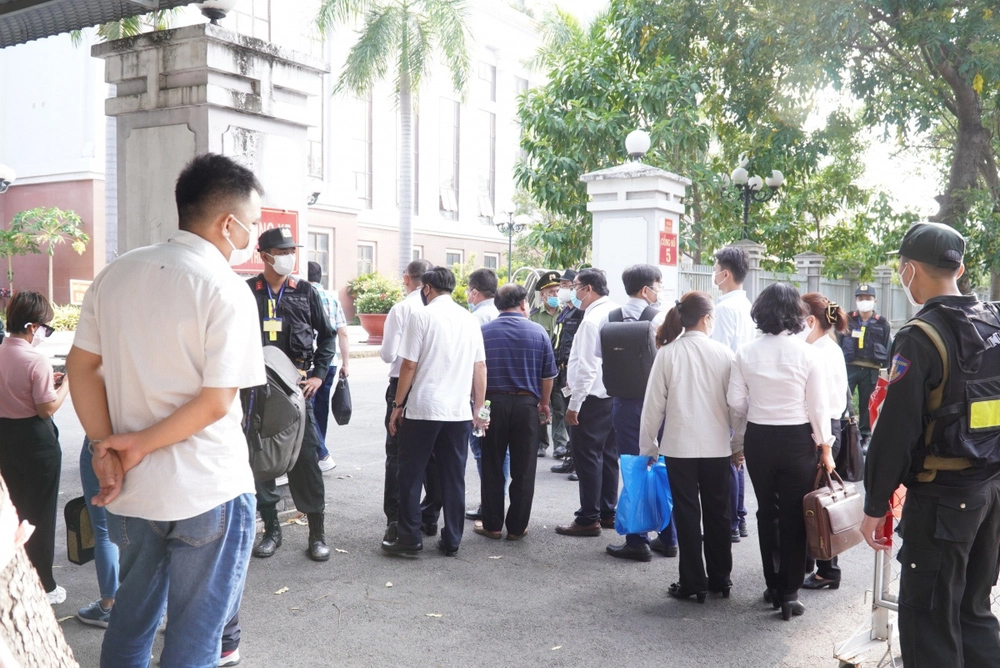 Vụ bé gái bị dì ghẻ” bạo hành: Bố đẻ bị hại liên tục gửi lời xin lỗi vợ cũ-3