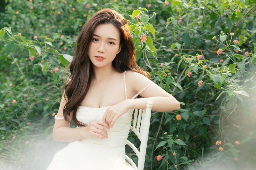 Diễn viên Ngọc Anh bị phản ứng vì mặc kín trên phim, hở bạo ngoài đời-3