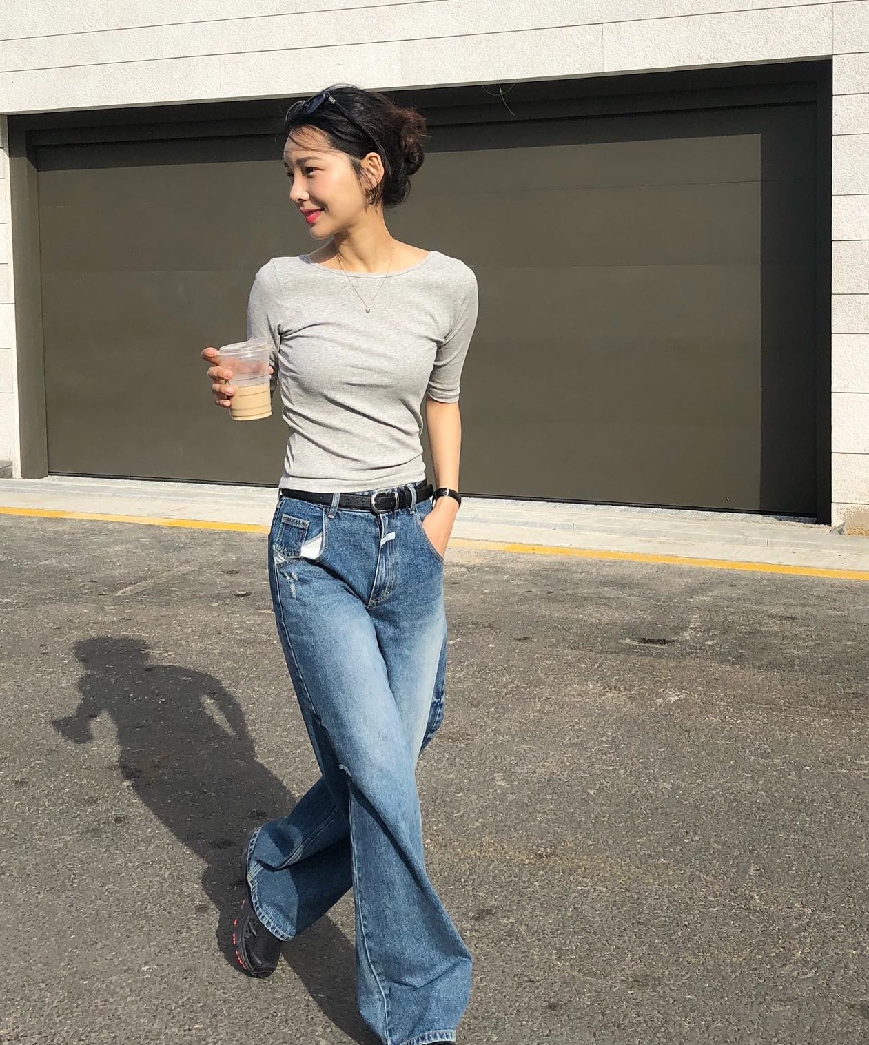 10 cách diện quần jeans đơn giản mà nổi bần bật để đi chơi lễ-4