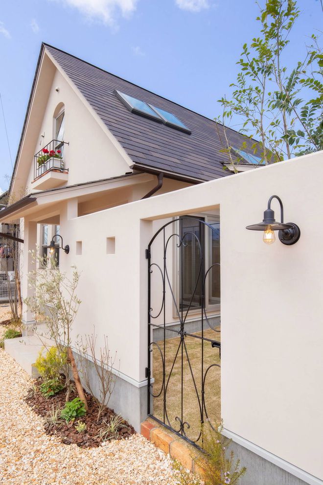 Ngôi nhà ở Nhật Bản có vẻ ngoài không mấy thu hút nhbên trong lưng ại là thiết kế lý tưởng-1