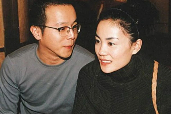 Cựu người mẫu Mỹ lục thùng rác tìm thức ăn-5