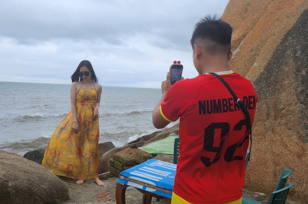 Hình ảnh biển Sầm Sơn ngày nghỉ lễ đầu tiên dịp 30-4 và 1-5-13