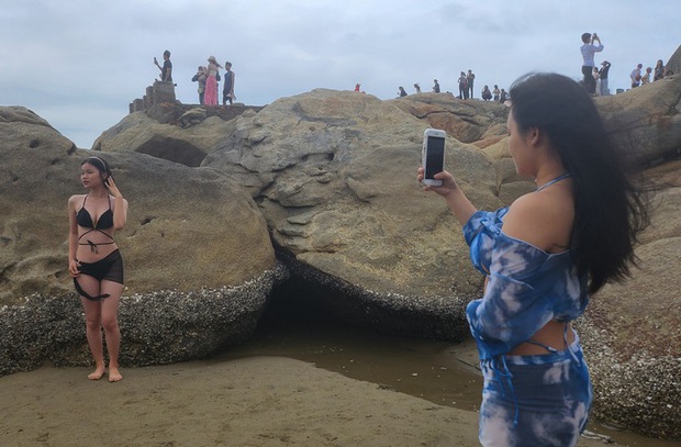 Hình ảnh biển Sầm Sơn ngày nghỉ lễ đầu tiên dịp 30-4 và 1-5-14