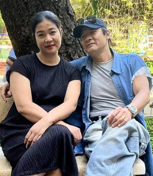 NSƯT Võ Hoài Nam U60: Để vợ đứng tên mọi tài sản, chụp ảnh luôn ôm ấp ngọt ngào-5